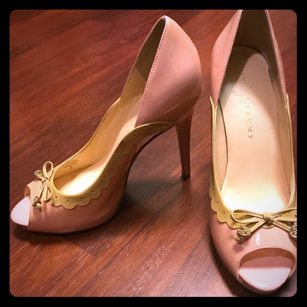 Pink shoe